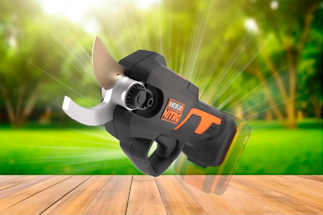 Обзор на Секатор WORX WG330E